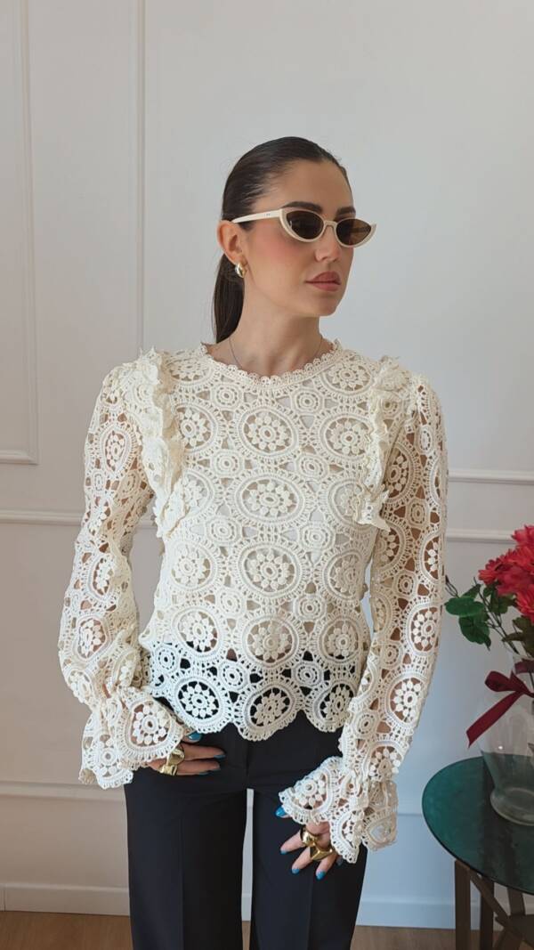 Maglia in macramè beige