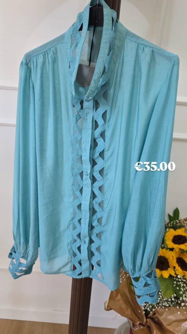 Camicia con ricamo